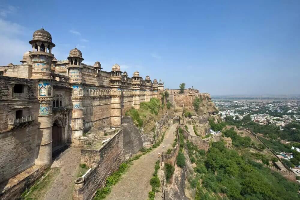 Who built the Gwalior fort and when